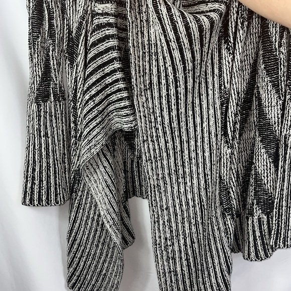 Romeo & Juliet Couture open face waterfall slouchy knit cardigan Sz L - Picture 5 of 11